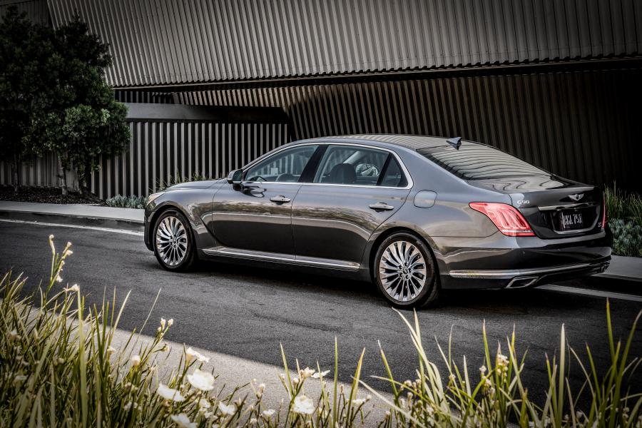  Genesis G90 (HI) 2016 года  (NA) (фото 11 из 60)